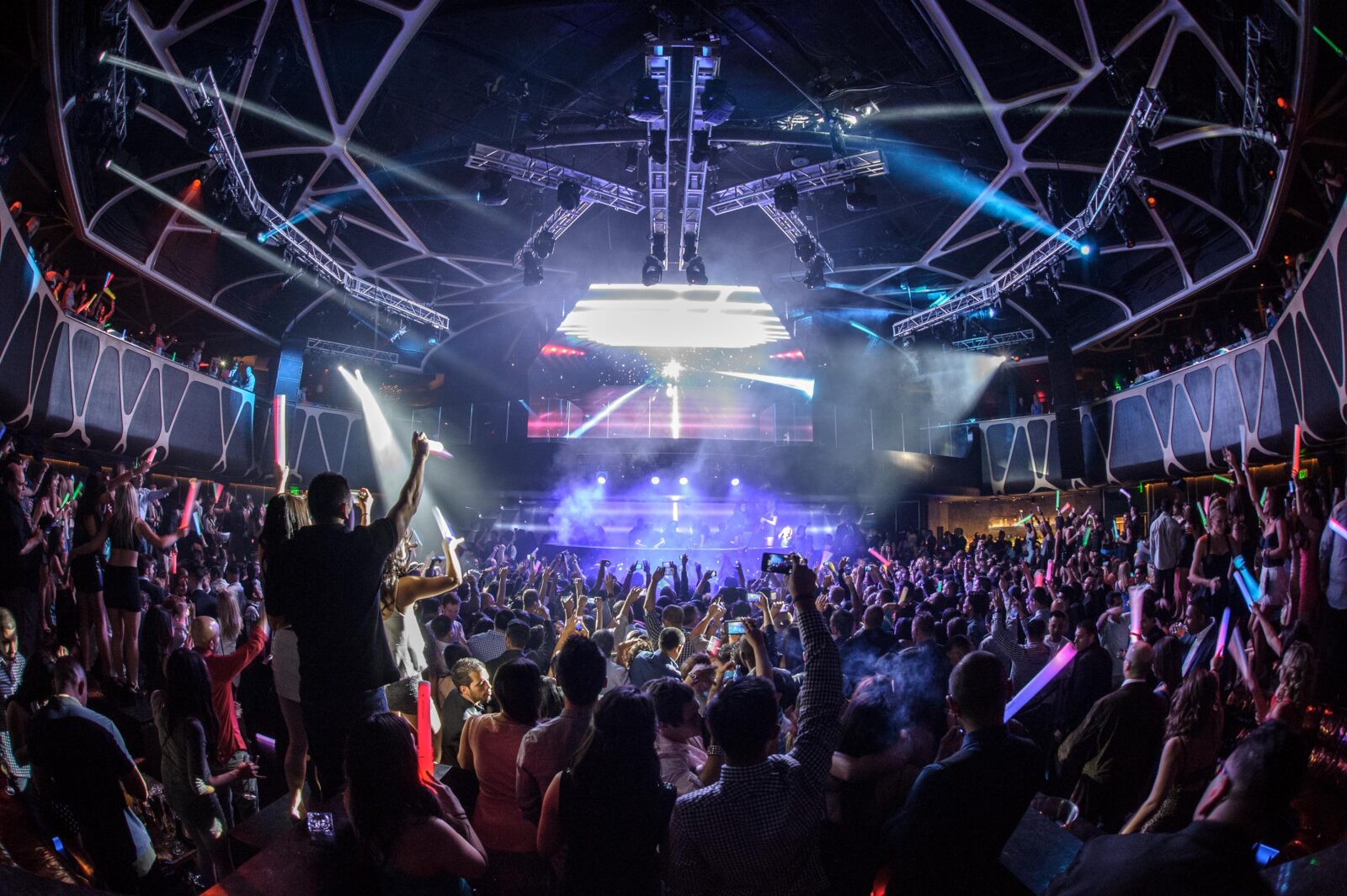 Choosing The Right Nightclub And Pool Party In Las Vegas